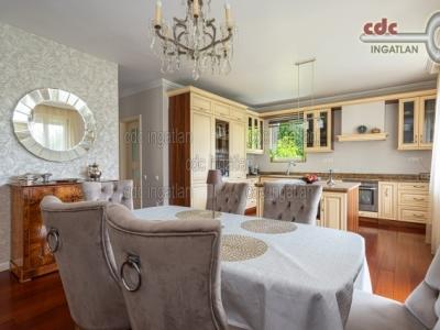 Eladó családi ház Budapest