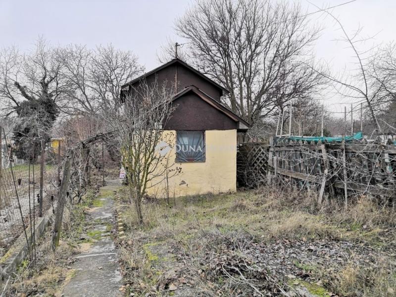 Eladó tanya Budapest