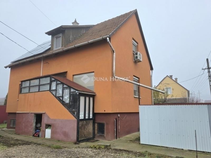 Eladó családi ház Gyömrő