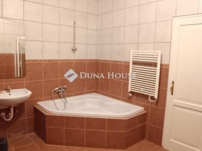 Eladó lakás Budaörs