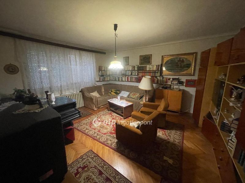 Eladó családi ház Sarkad