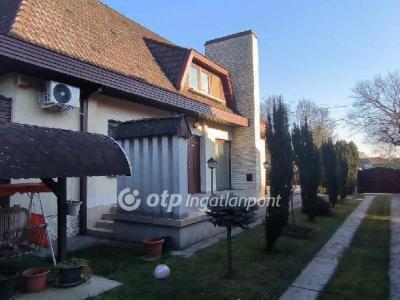 Eladó családi ház Orosháza