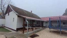 Eladó családi ház Csongrád