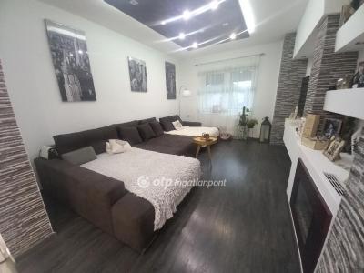 Eladó családi ház Téglás