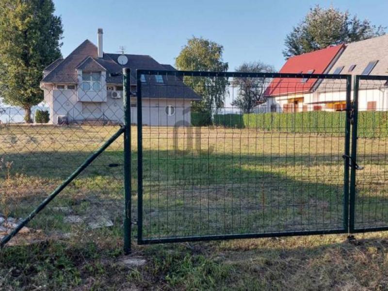 Eladó üdülőövezeti telek Zamárdi