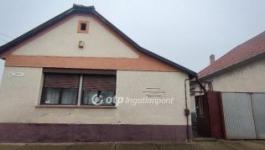 Eladó családi ház Jászberény