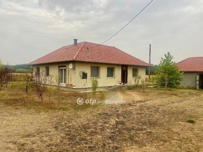 Eladó családi ház Jászberény