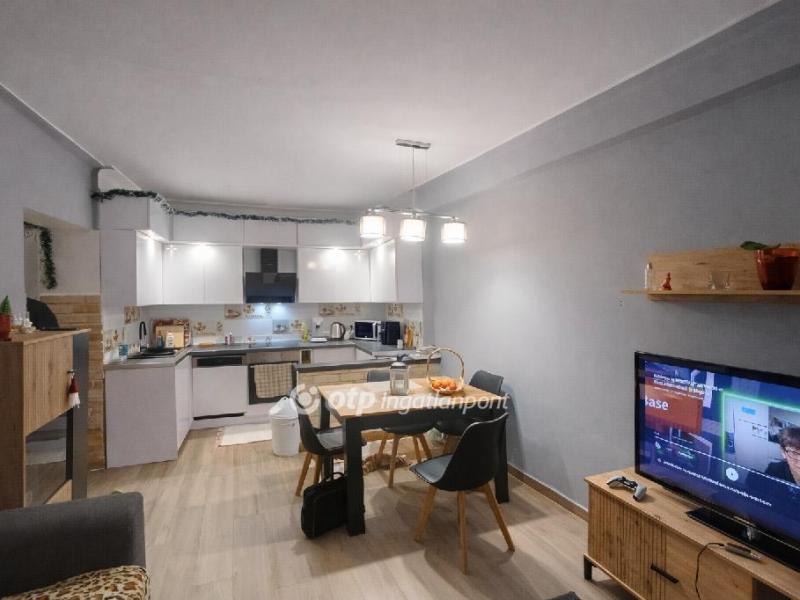 Eladó lakás Dunaújváros