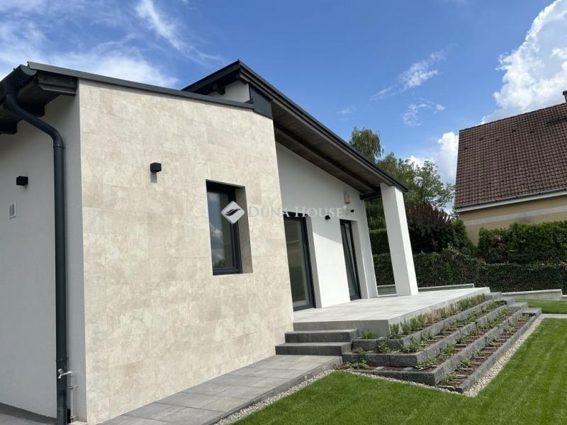 Eladó családi ház Csömör