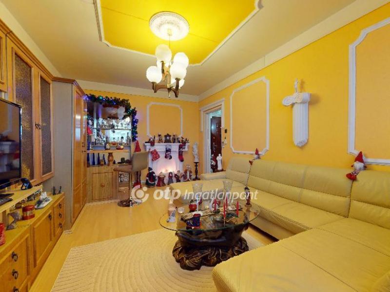 Eladó lakás Tiszaújváros