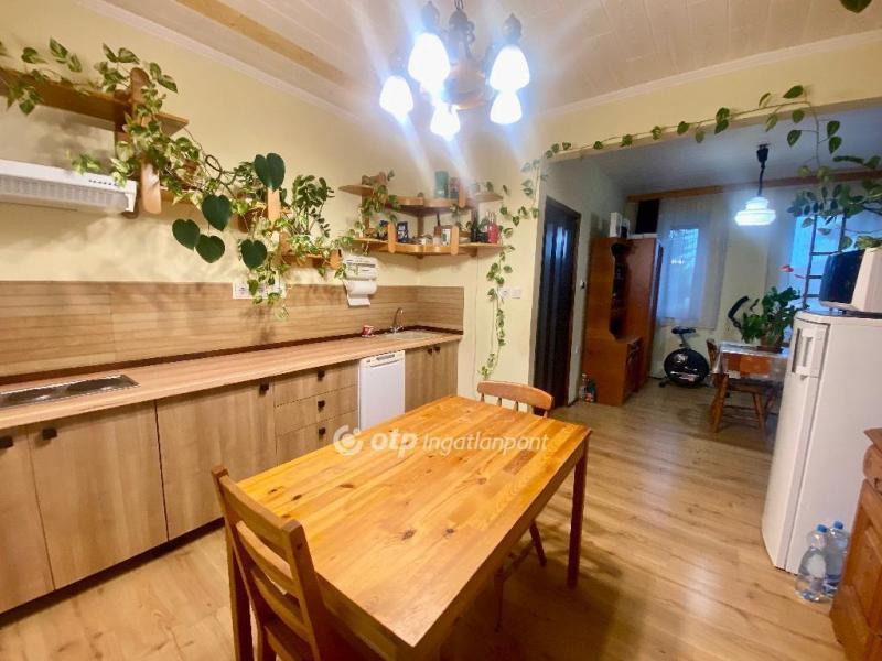 Eladó családi ház Jászberény