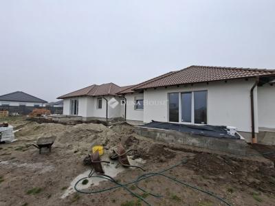 Eladó ikerház Jászberény