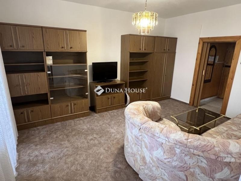 Eladó lakás Dunaújváros