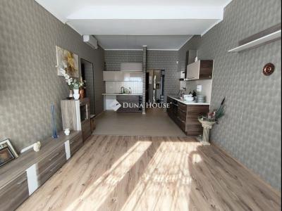 Eladó lakás Veresegyház