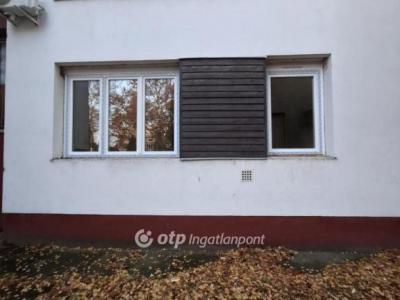 Eladó lakás Lajosmizse