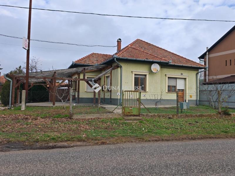 Eladó családi ház Tiszajenő