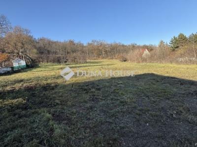 Eladó külterületi telek Alsóörs