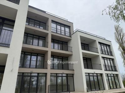 Eladó lakás Balatonberény