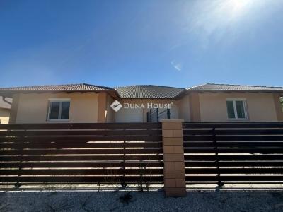 Eladó ikerház Nagytarcsa