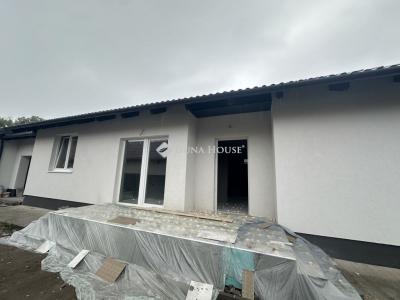 Eladó ikerház Monor