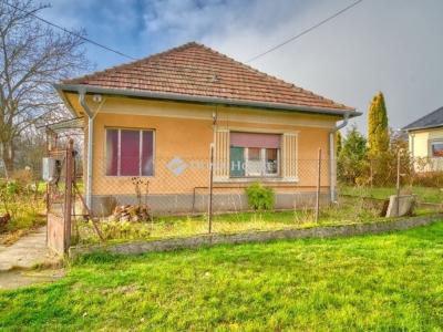 Eladó családi ház Káva