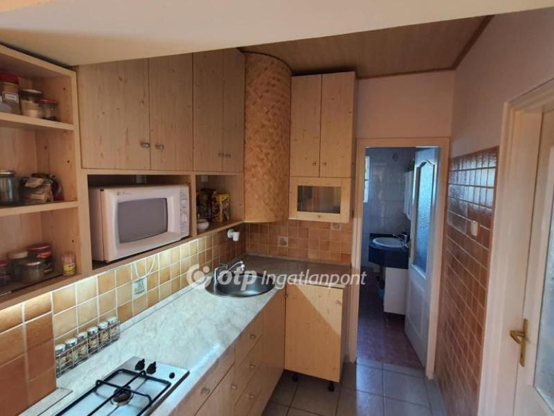 Eladó családi ház Balatonfenyves