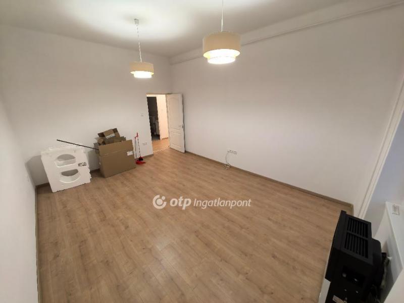 Eladó lakás Debrecen