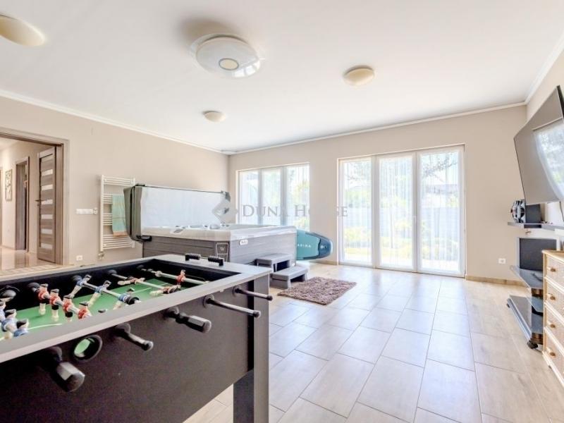 Eladó családi ház Üllő