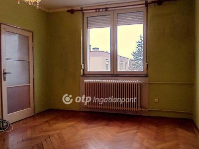 Eladó lakás Székesfehérvár