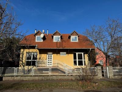 Eladó családi ház Budapest