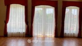 Eladó sorház Pécel