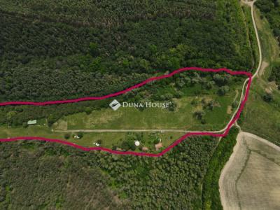Eladó külterületi telek Vácduka