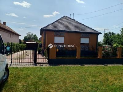 Eladó családi ház Hatvan