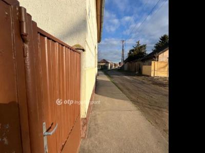 Eladó családi ház Derecske