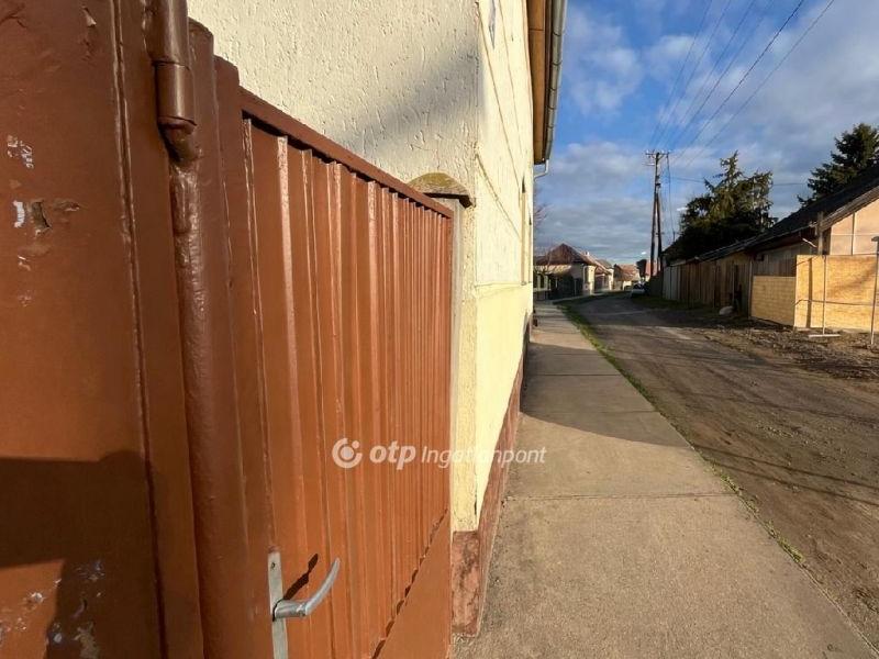 Eladó családi ház Derecske