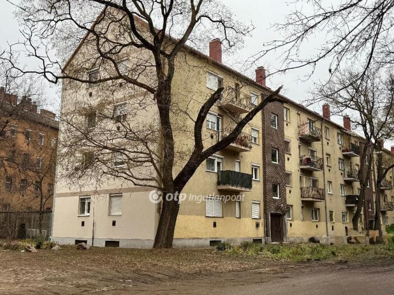 Eladó lakás Debrecen