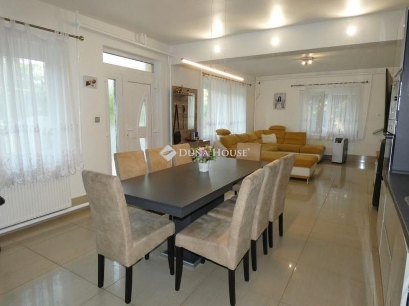 Eladó családi ház Gödöllő