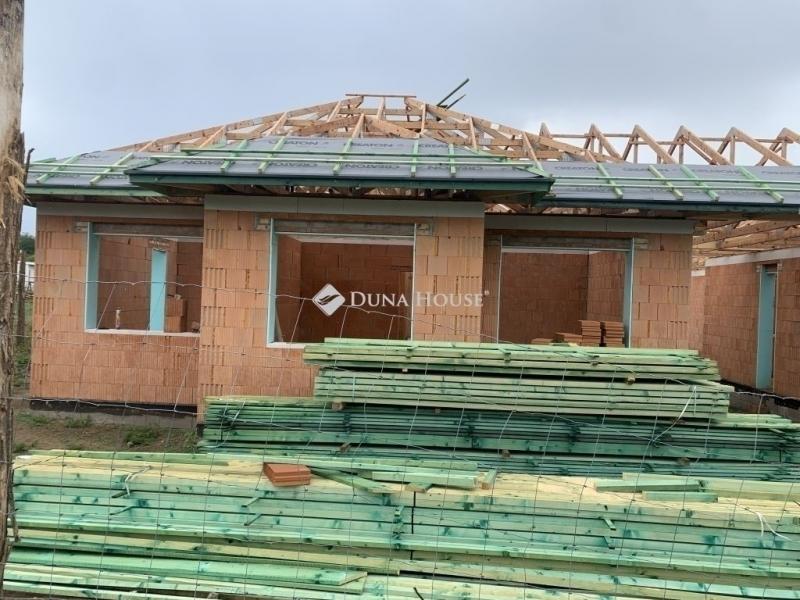 Eladó ikerház Erdőkertes