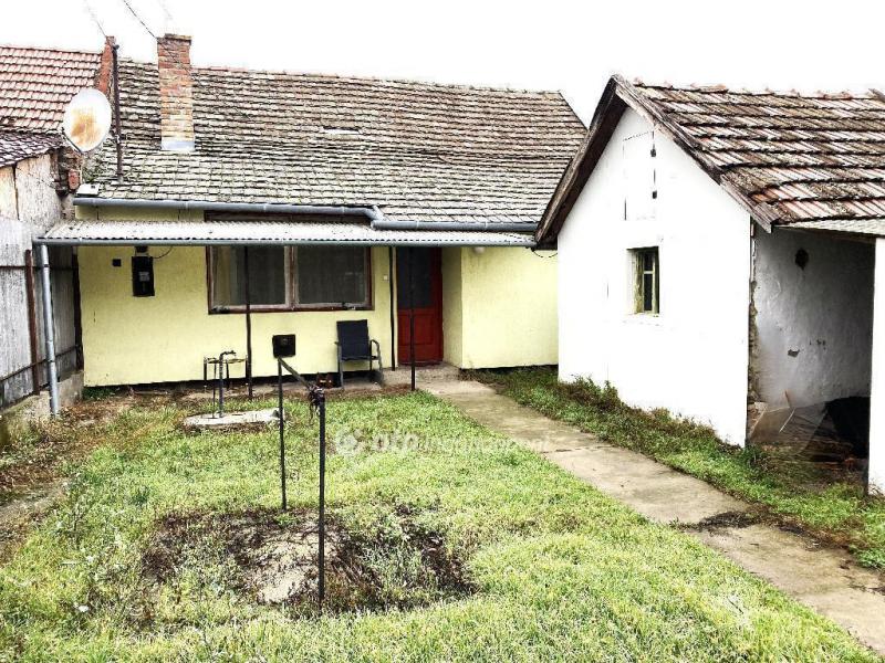 Eladó családi ház Csongrád
