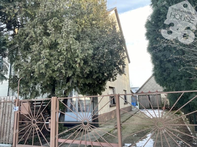 Eladó családi ház Solt