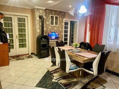 Eladó családi ház Jászberény