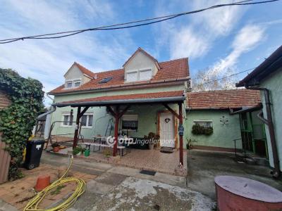 Eladó családi ház Gyál