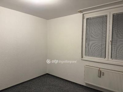 Eladó lakás Dunaújváros