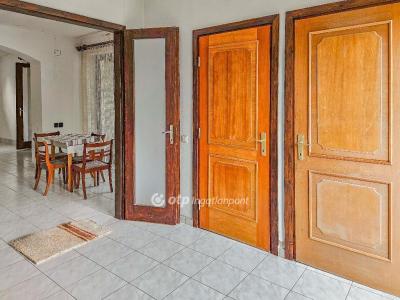 Eladó családi ház Székesfehérvár