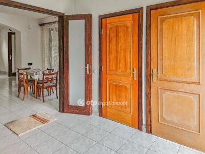 Eladó családi ház Székesfehérvár