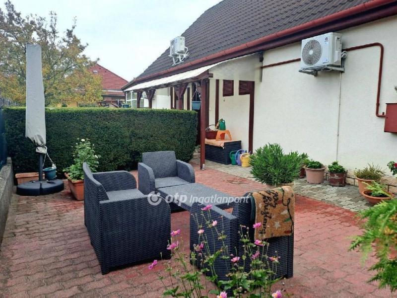 Eladó családi ház Dunaújváros