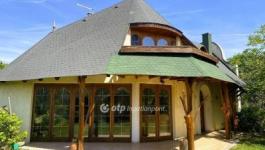 Eladó nyaraló Balatonkenese Balatonakarattya