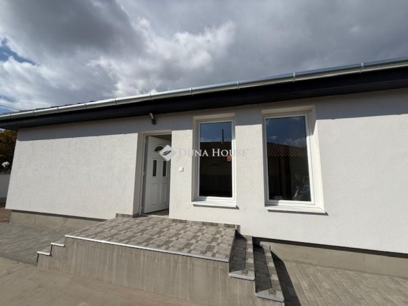 Eladó ikerház Dánszentmiklós