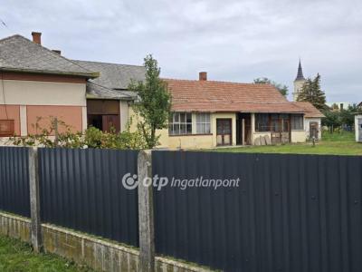 Eladó családi ház Püspökladány