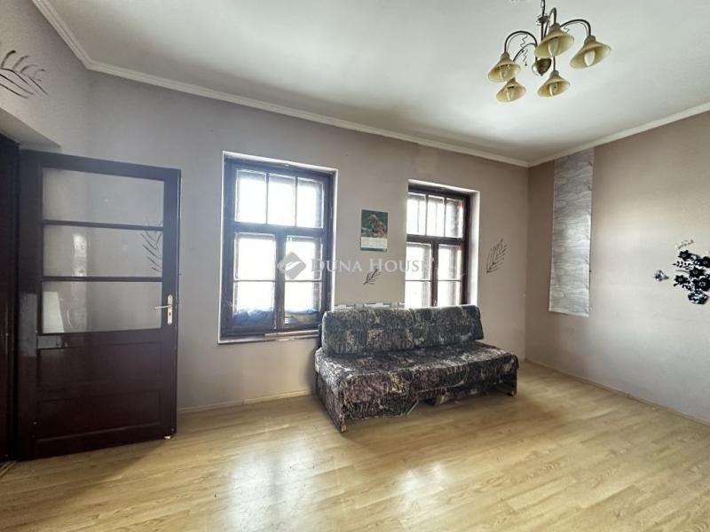 Eladó lakás Iregszemcse